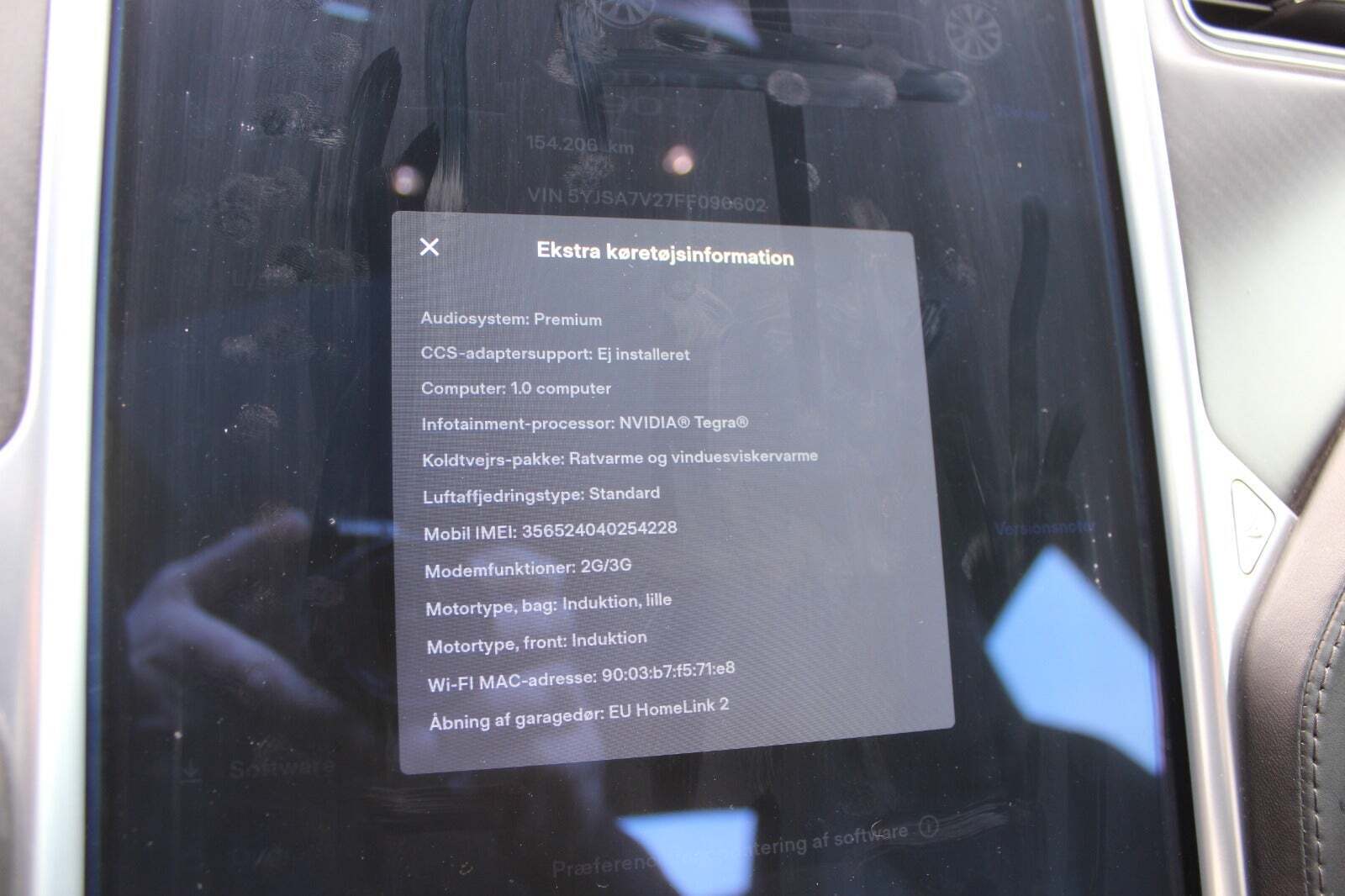 Grå Tesla Model S fra 2016