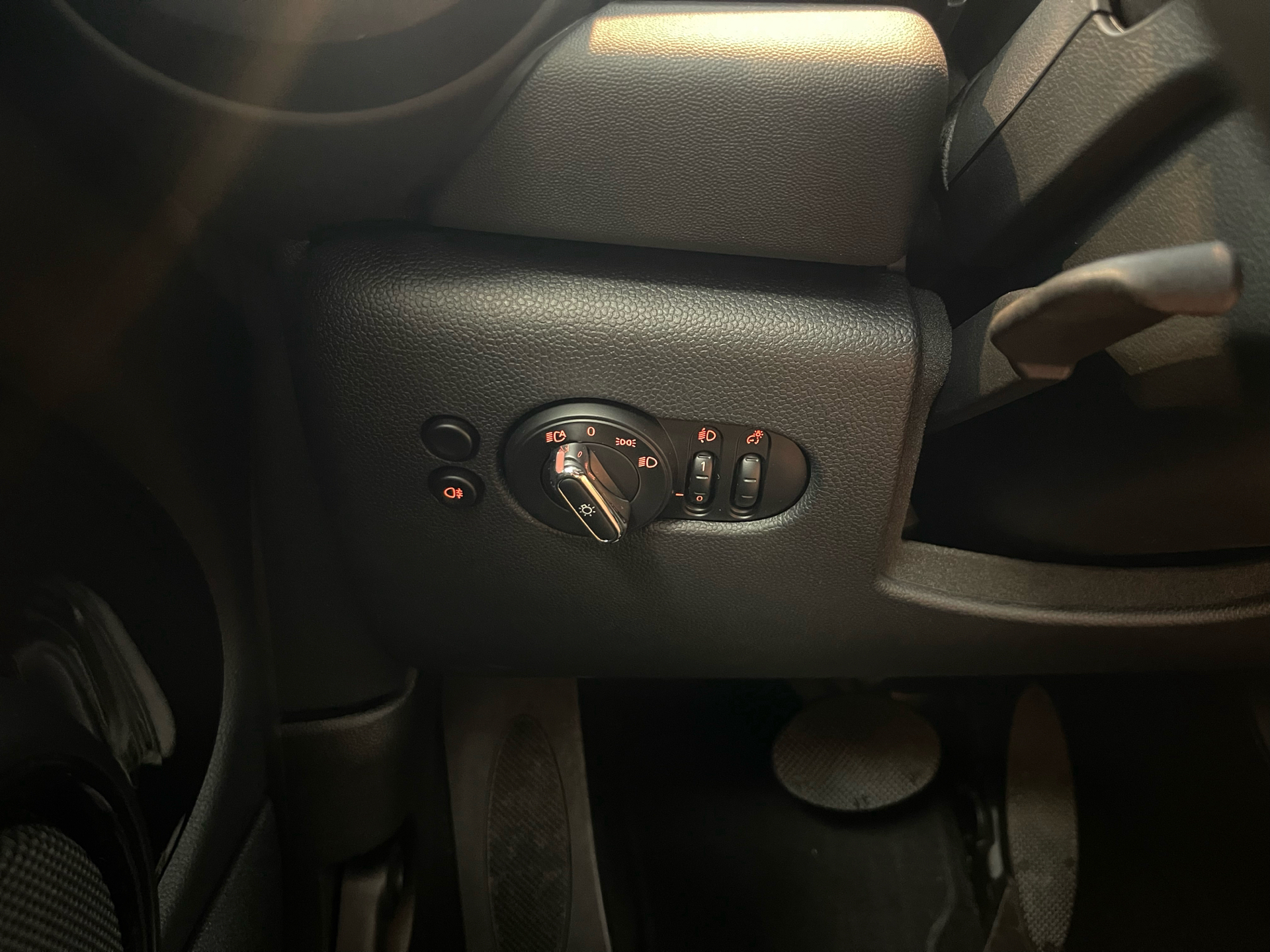 Hvid Mini Cooper fra 2021