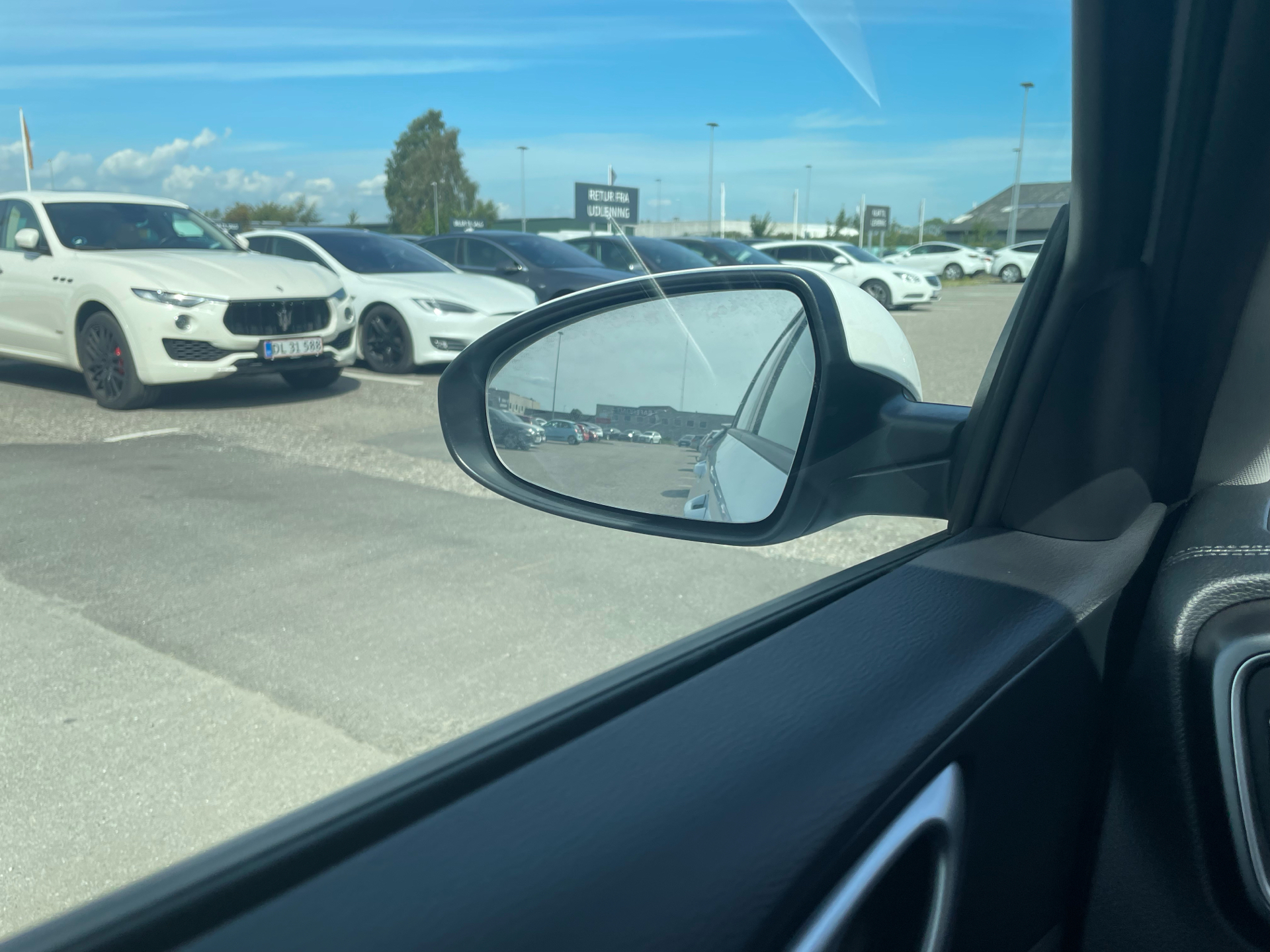 Hvid Kia Ceed fra 2023