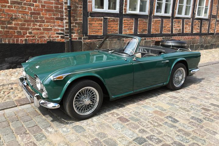 Grøn Triumph TR4A fra 1967