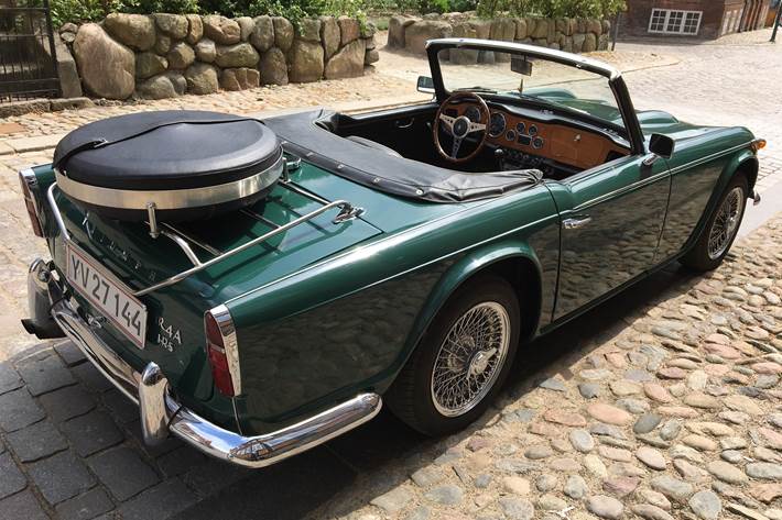 Grøn Triumph TR4A fra 1967