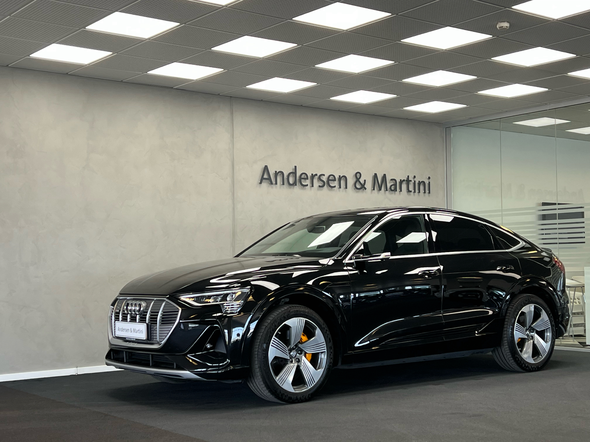 Sort Audi e-tron fra 2021