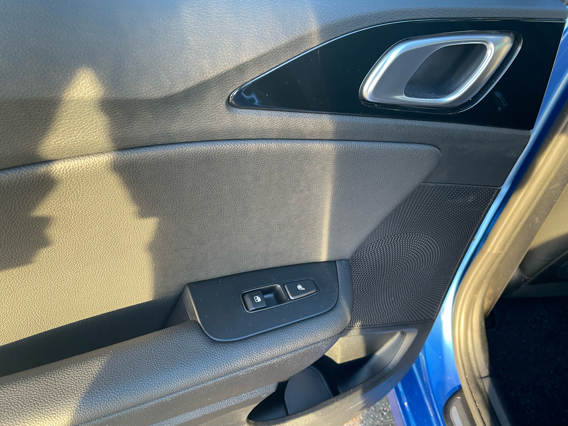 Blå Kia Ceed fra 2021