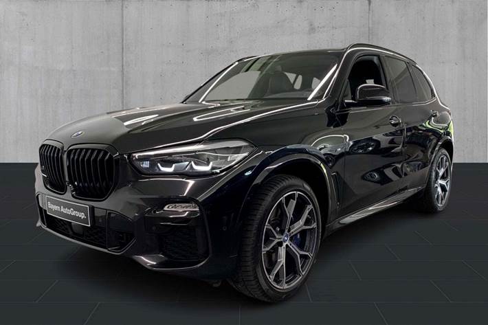 Sort BMW X5 fra 2020 set udefra