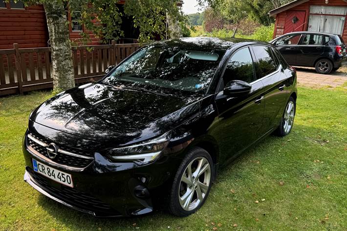 Sort Opel Corsa fra 2020