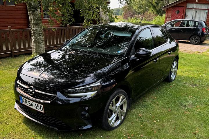 Sort Opel Corsa fra 2020