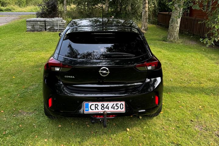 Sort Opel Corsa fra 2020