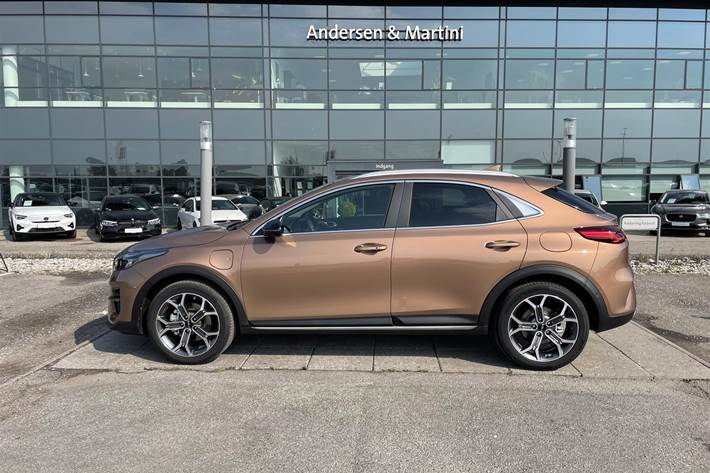 Bronze Kia XCeed fra 2022 set udefra