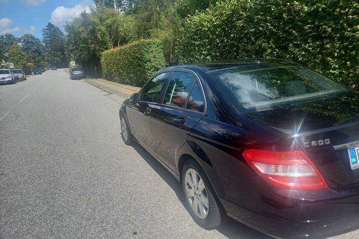 Sort Mercedes 200 fra 2010