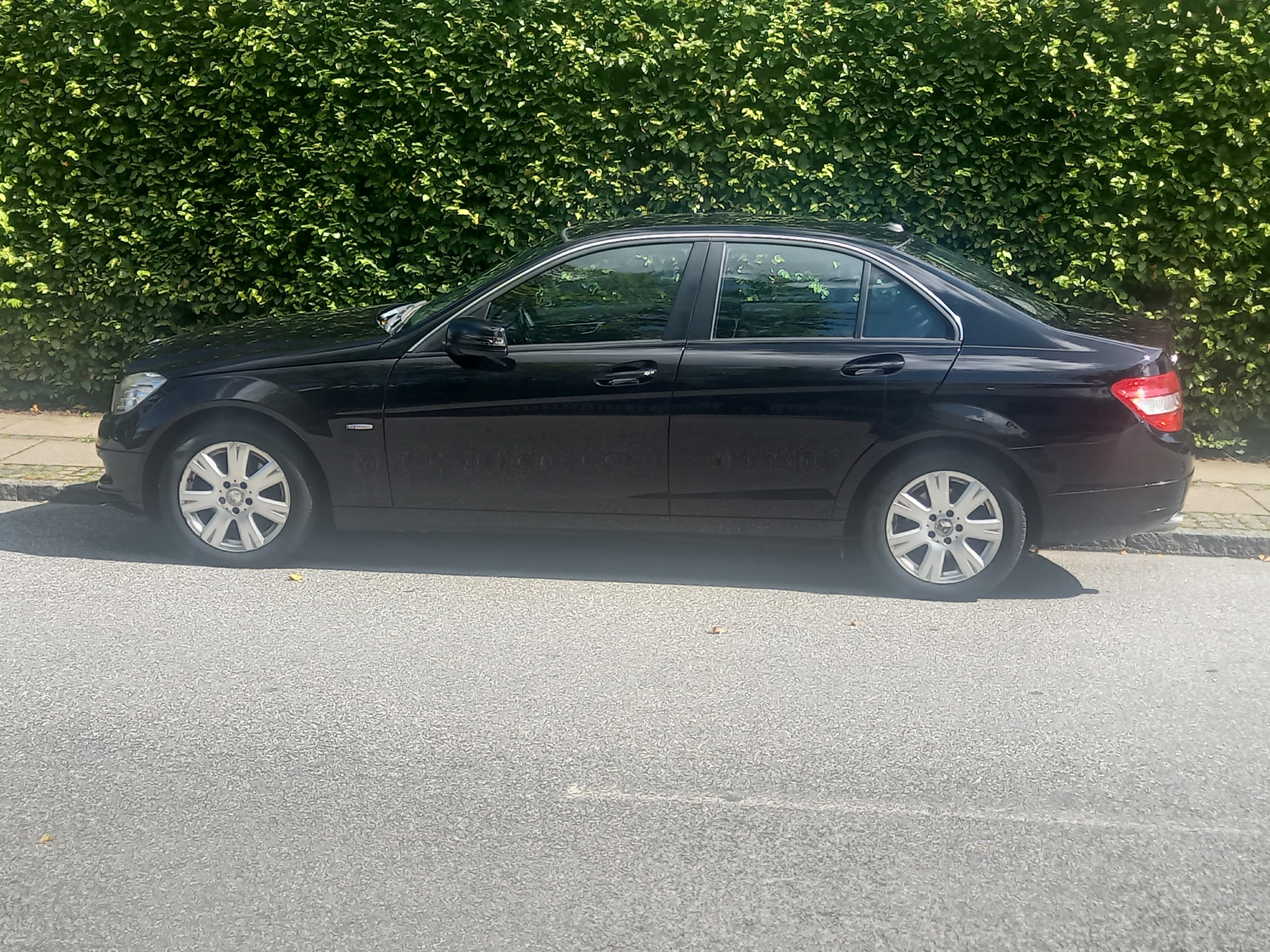 Sort Mercedes 200 fra 2010