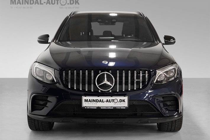 Rød Mercedes GLC43 fra 2018