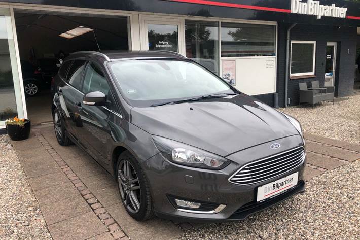 undefined Ford Focus fra 2015 set udefra