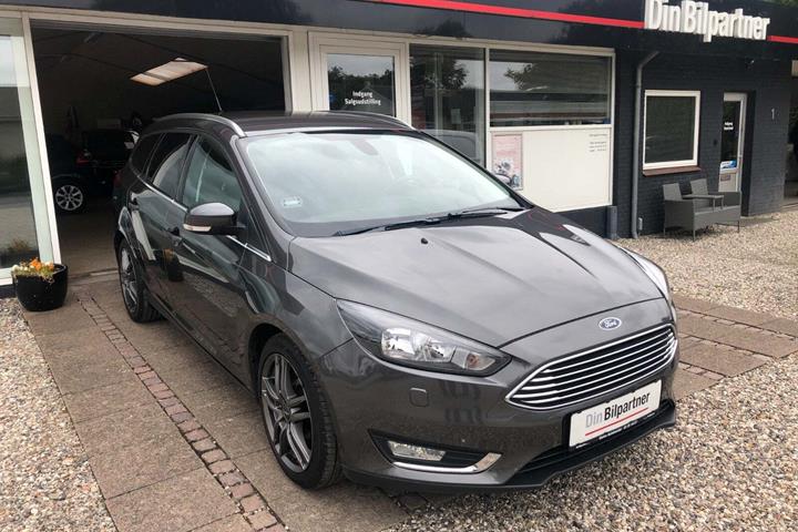 undefined Ford Focus fra 2015 set udefra