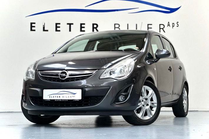 Grå Opel Corsa fra 2012