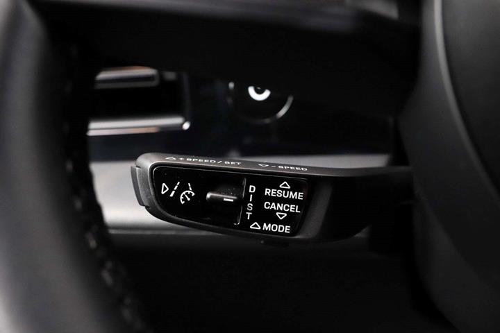 Grå Porsche Taycan 4S fra 2021