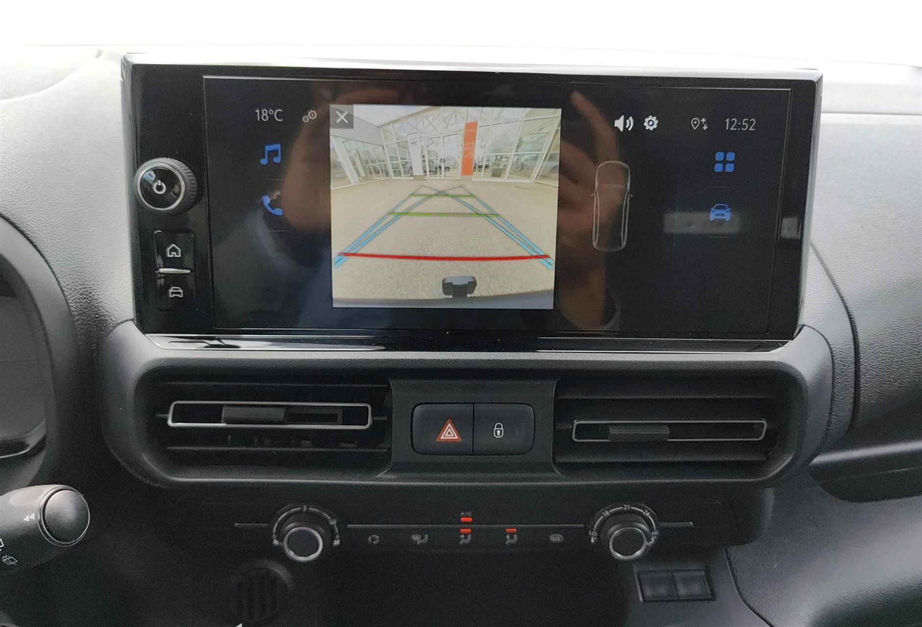 Hvid Toyota ProAce City fra 2024