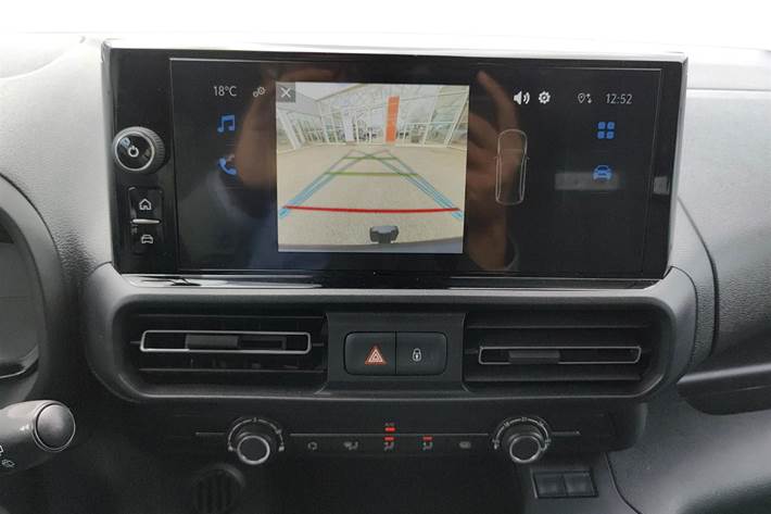 Hvid Toyota ProAce City fra 2024