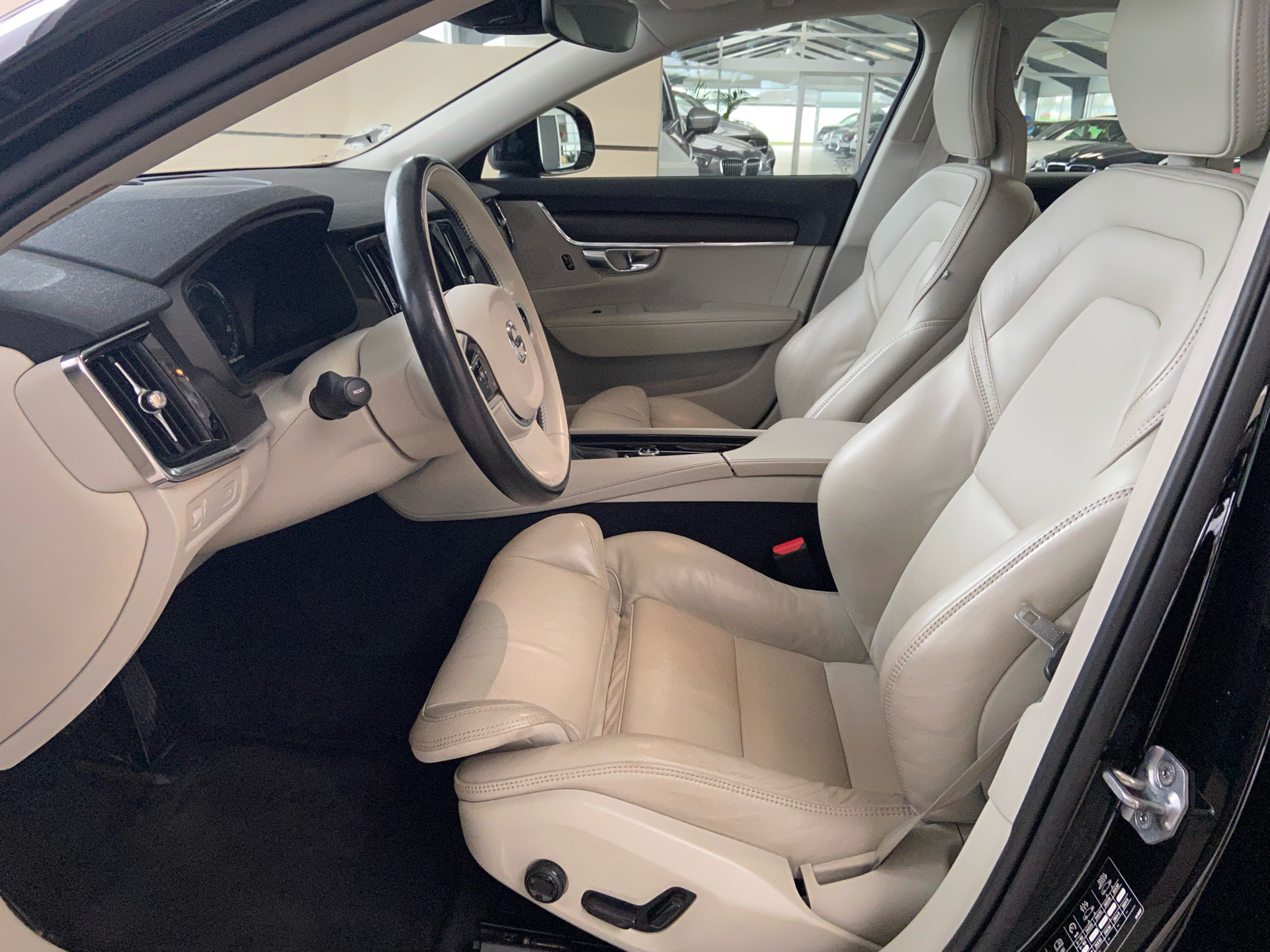 Volvo V90 Cross Country