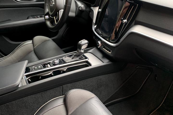 Hvid Volvo V60 fra 2019