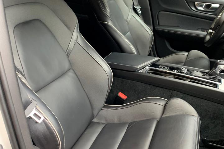 Hvid Volvo V60 fra 2019