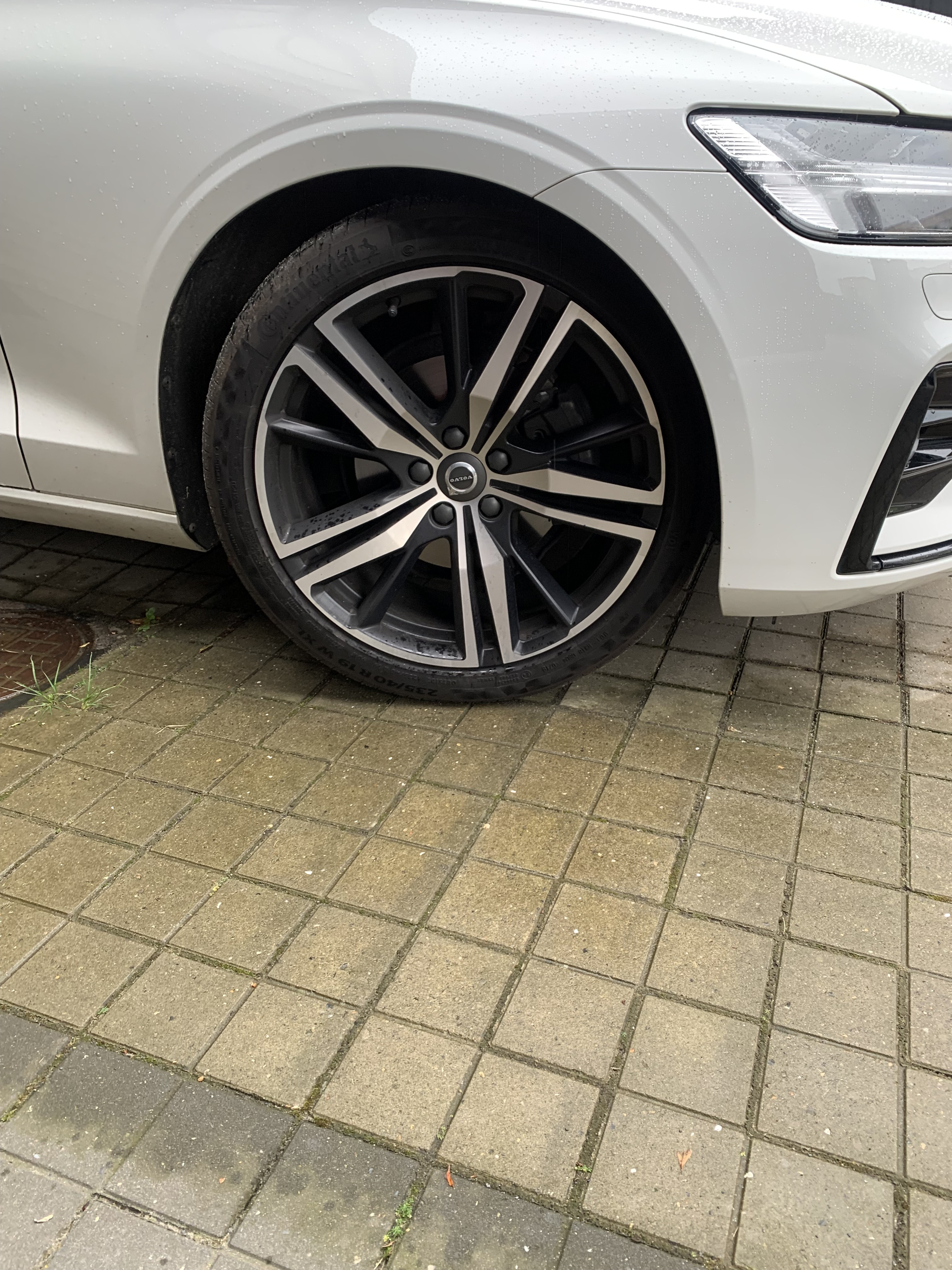Hvid Volvo V60 fra 2019