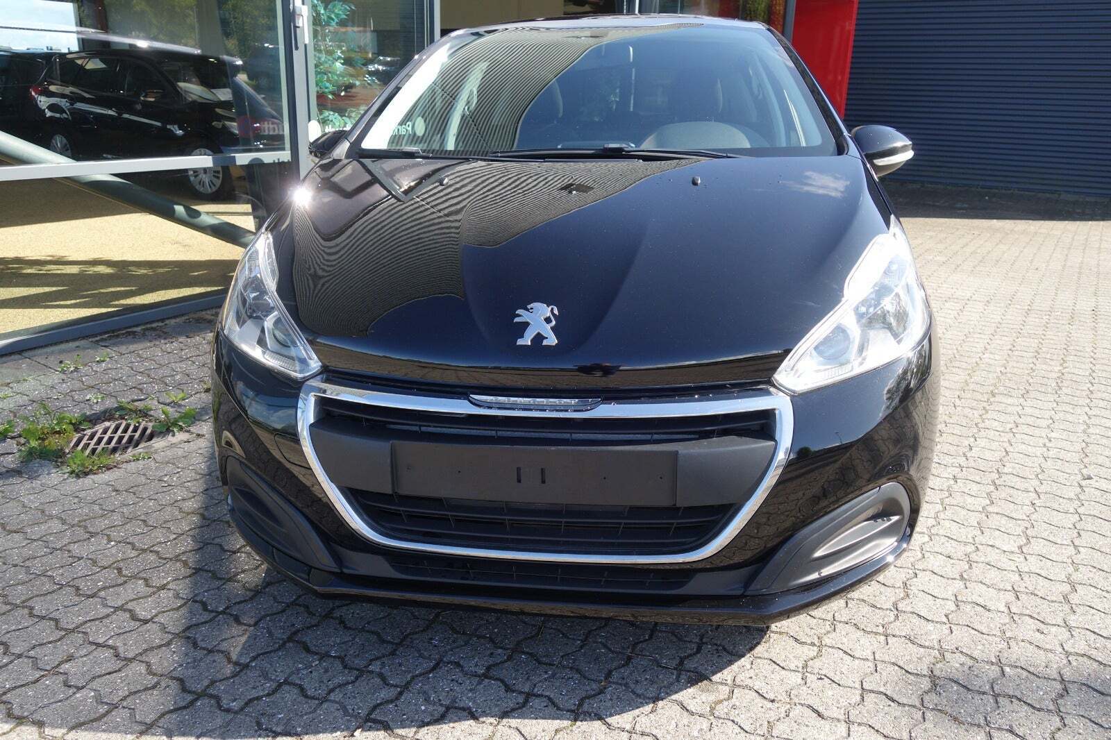 Sort Peugeot 208 fra 2016