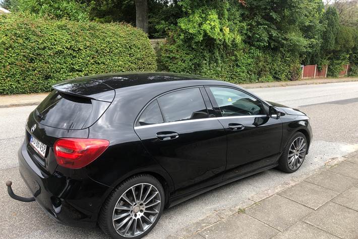 Sort Mercedes A-Klasse fra 2016