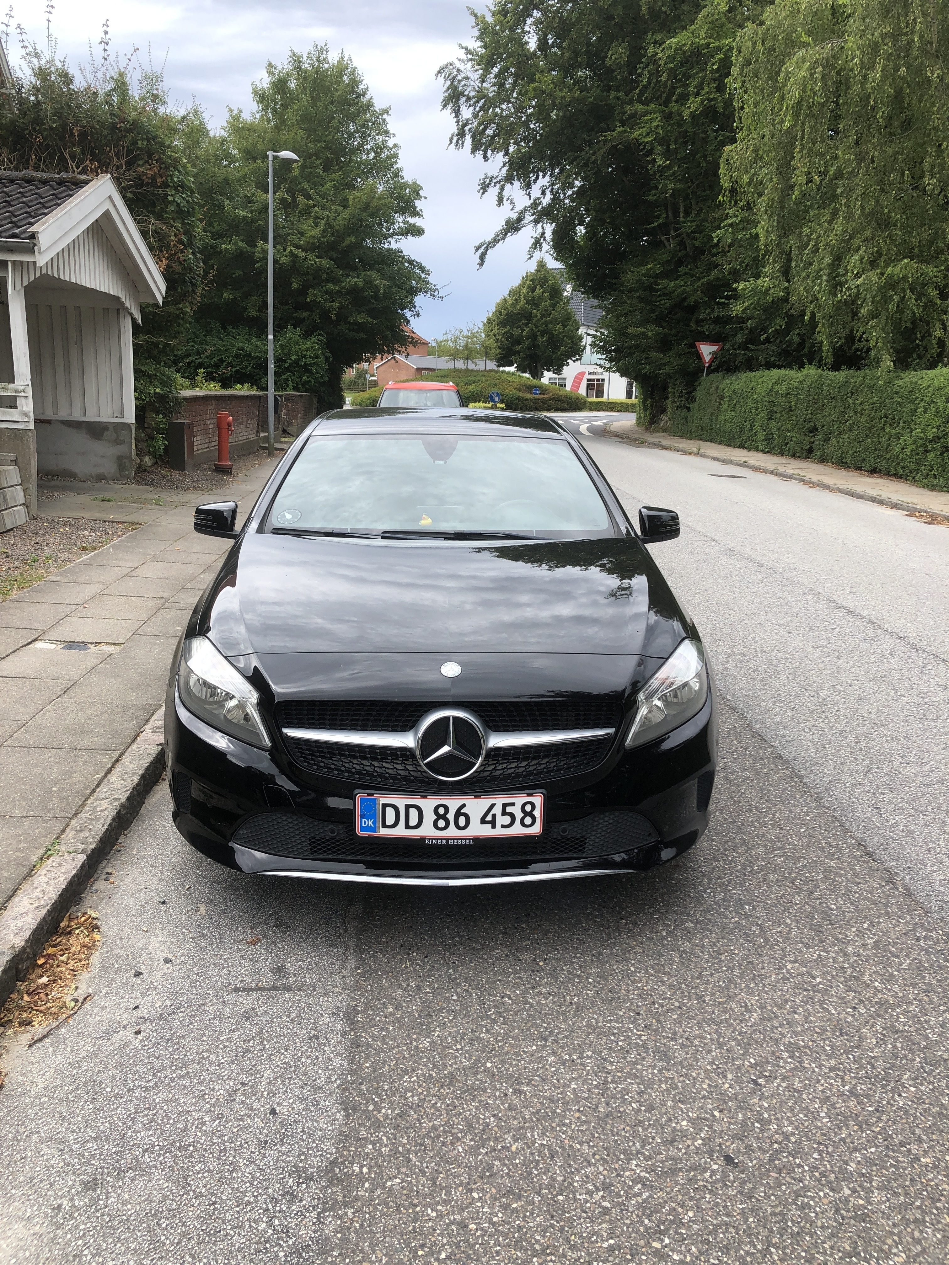Sort Mercedes A-Klasse fra 2016