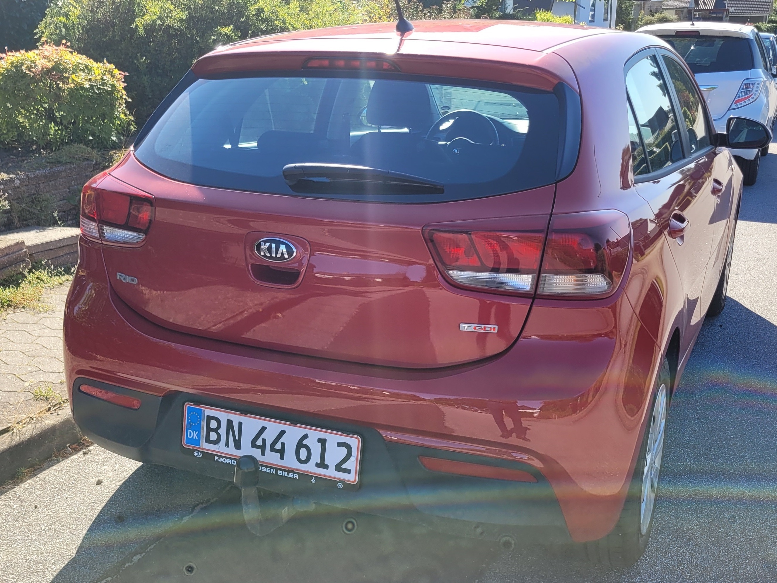 Rød Kia Rio fra 2017