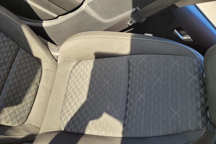 Rød Kia Rio fra 2017