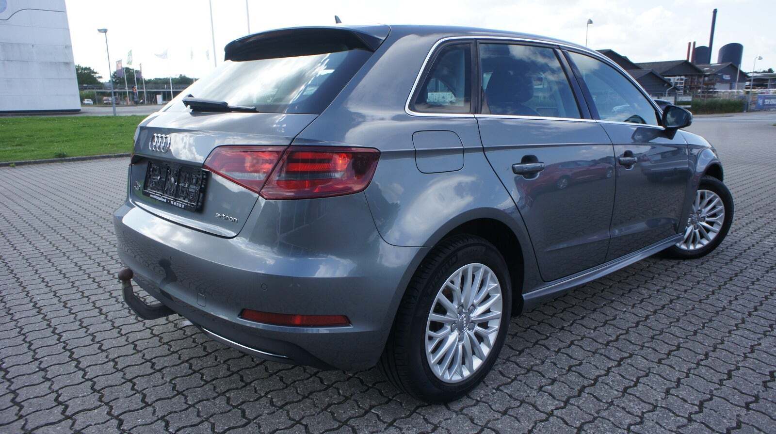 Grå Audi A3 fra 2016