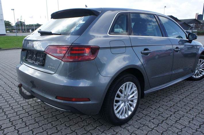 Grå Audi A3 fra 2016