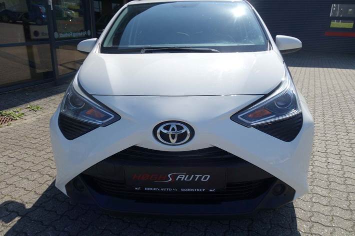 Hvid Toyota Aygo fra 2020