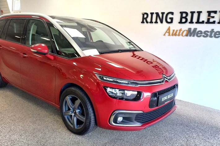 Rød Citroën Grand C4 Picasso fra 2018 set udefra