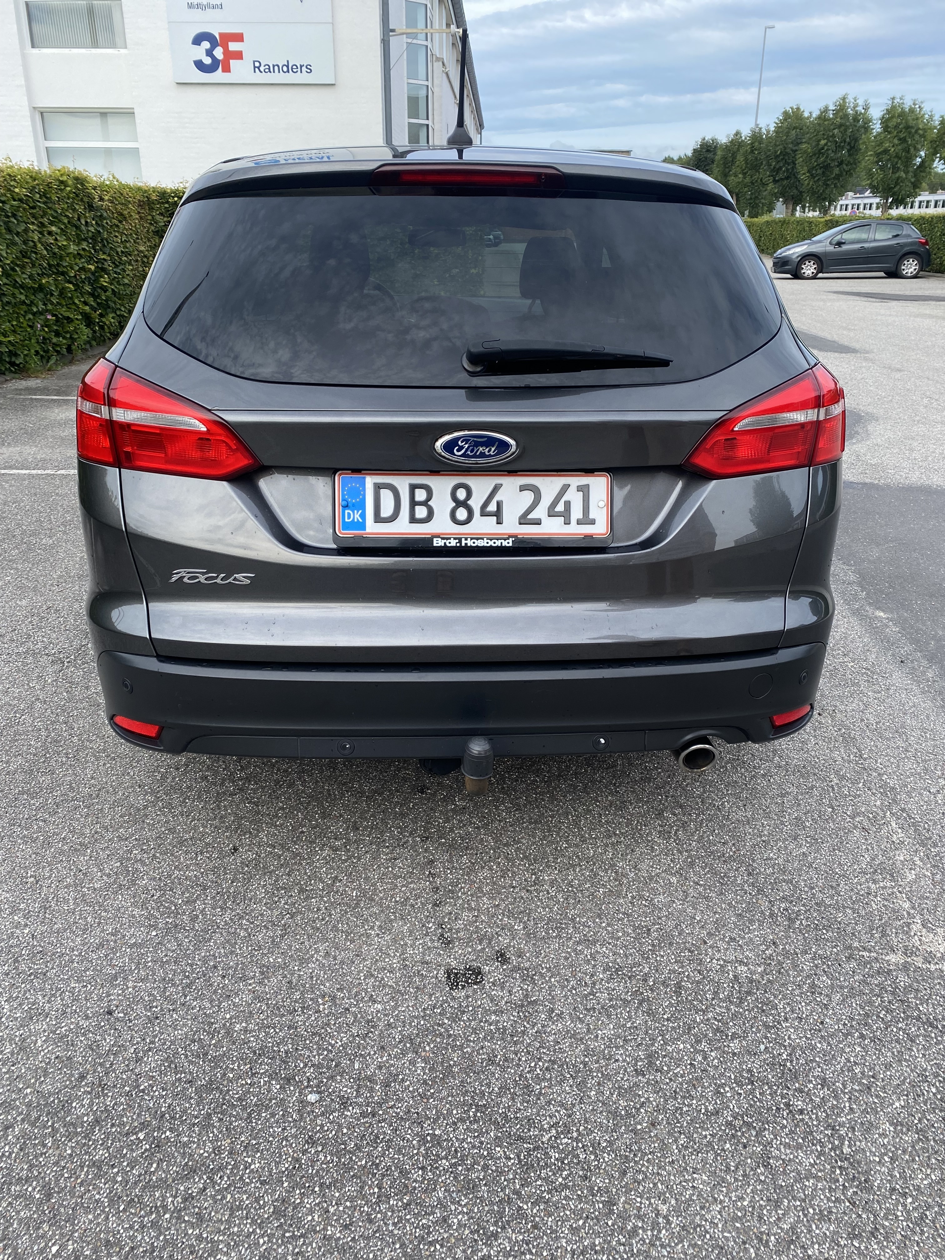 Grå Ford Focus fra 2017