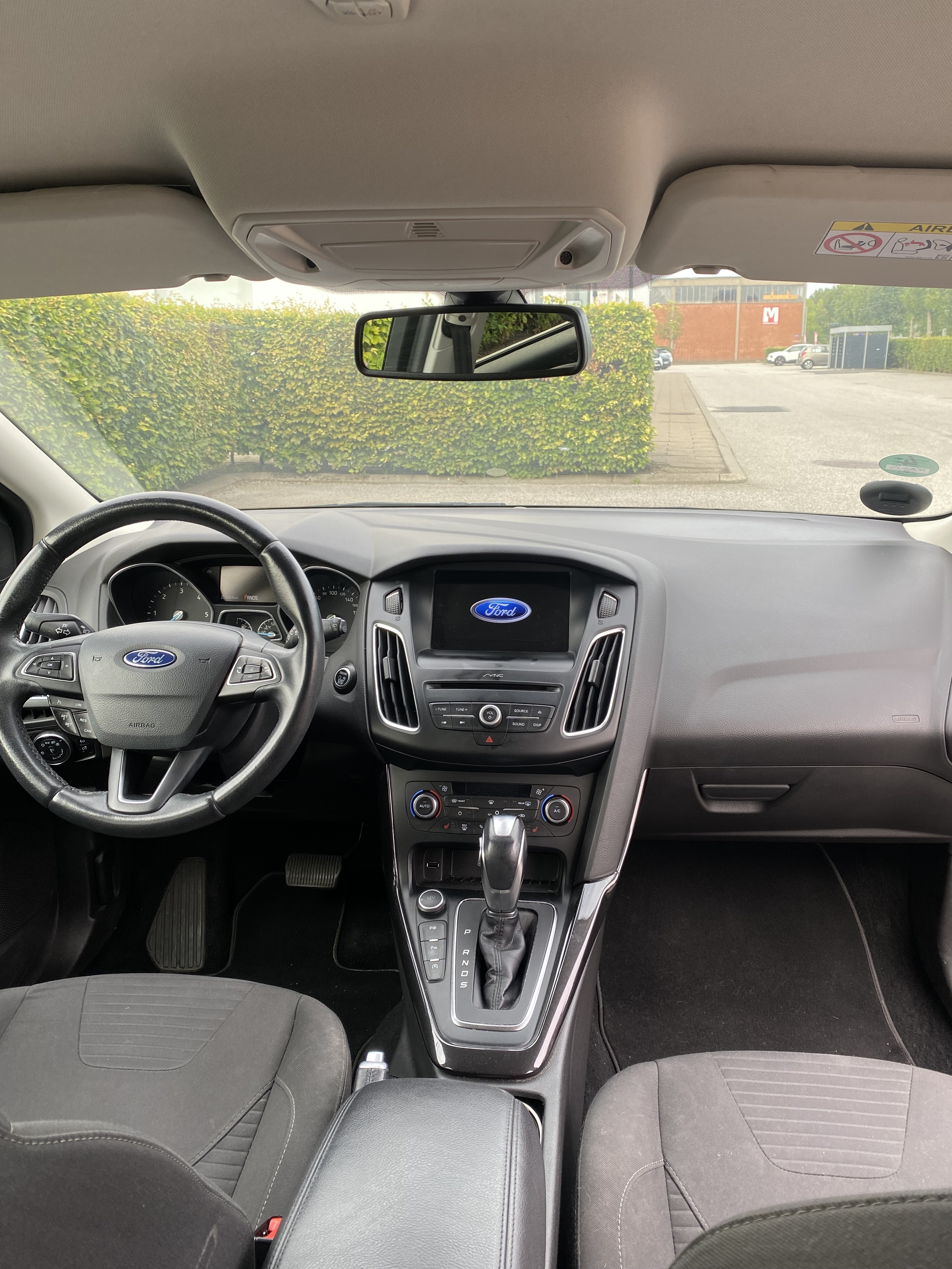 Grå Ford Focus fra 2017