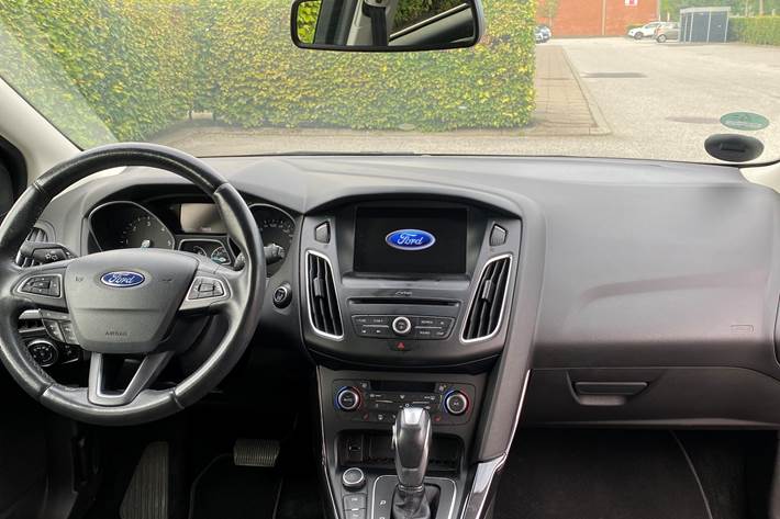 Grå Ford Focus fra 2017