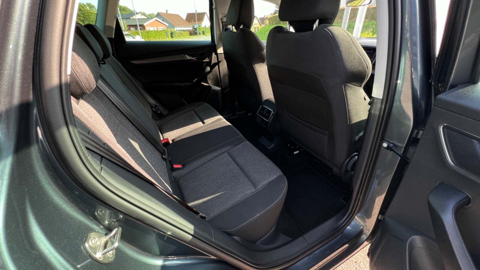 Grå Skoda Karoq fra 2022