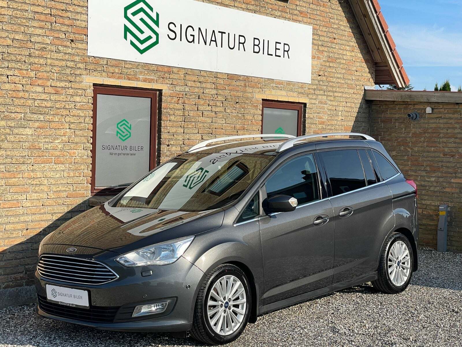 Grå Ford Grand C-Max fra 2017