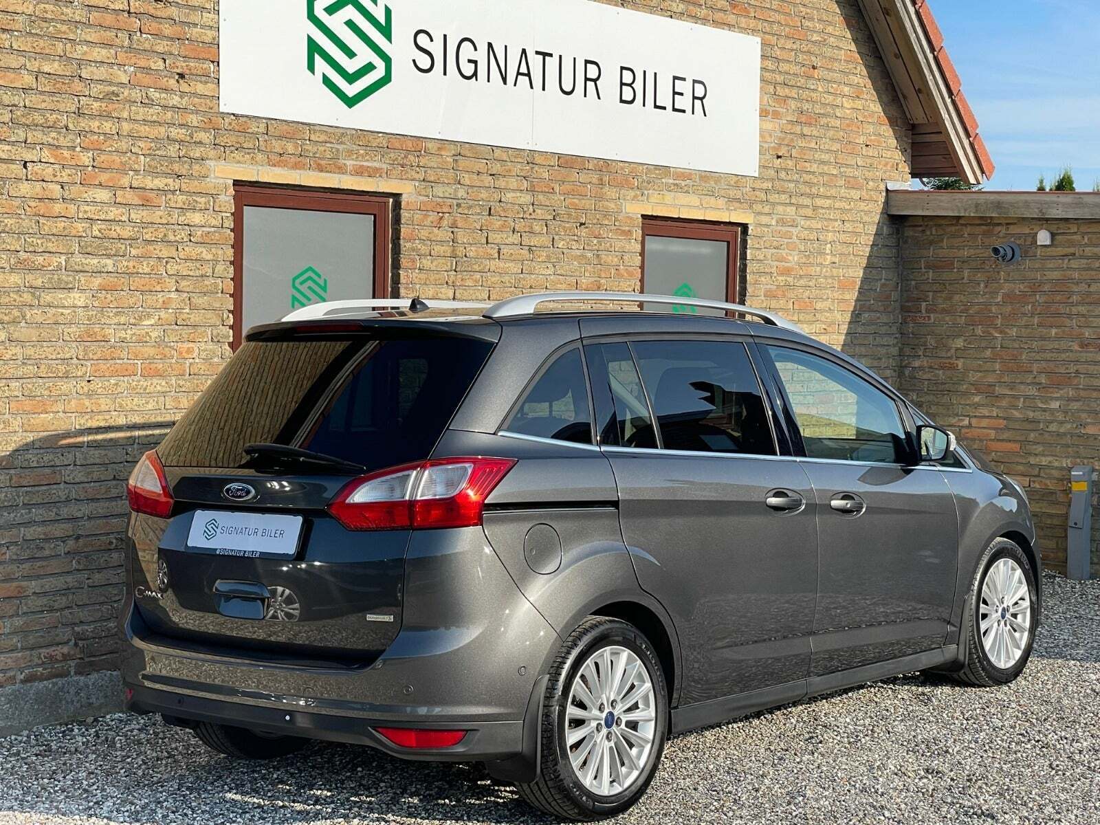 Grå Ford Grand C-Max fra 2017