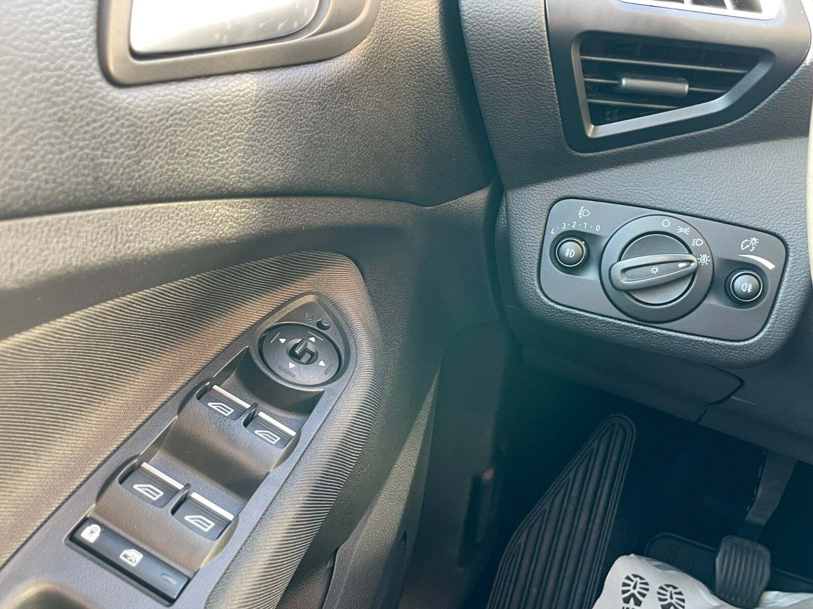 Grå Ford Grand C-Max fra 2017