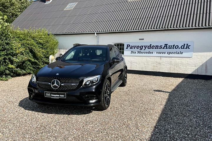 Sort Mercedes GLC43 fra 2016 set udefra