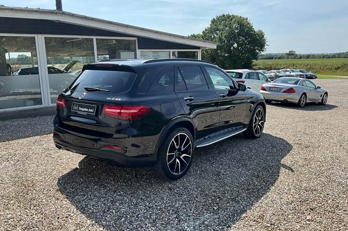 Sort Mercedes GLC43 fra 2016