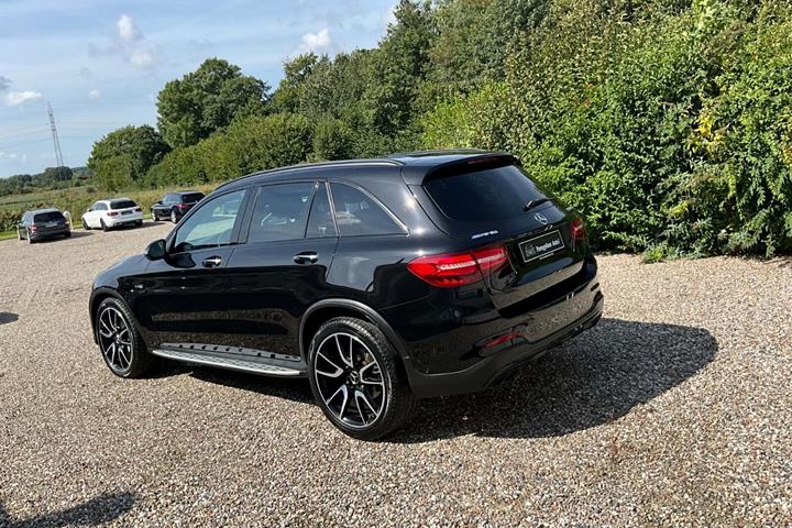 Sort Mercedes GLC43 fra 2016