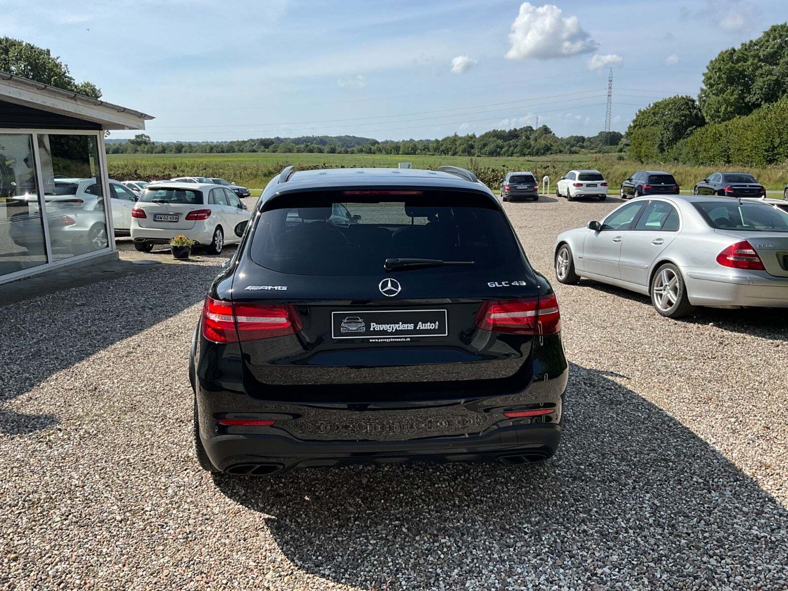Sort Mercedes GLC43 fra 2016 set udefra