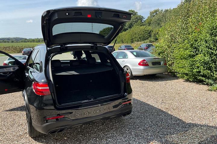 Sort Mercedes GLC43 fra 2016 set udefra