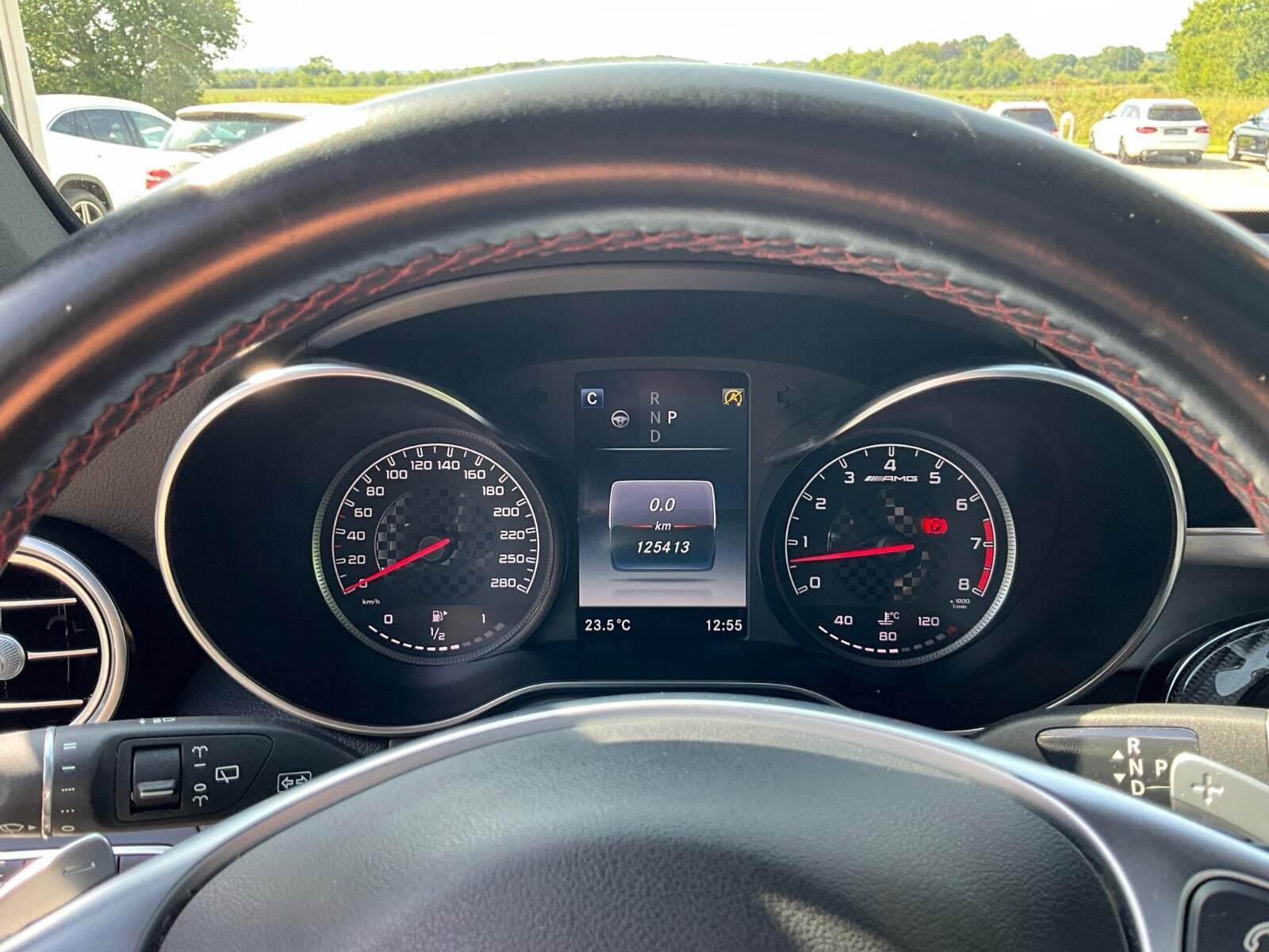 Sort Mercedes GLC43 fra 2016