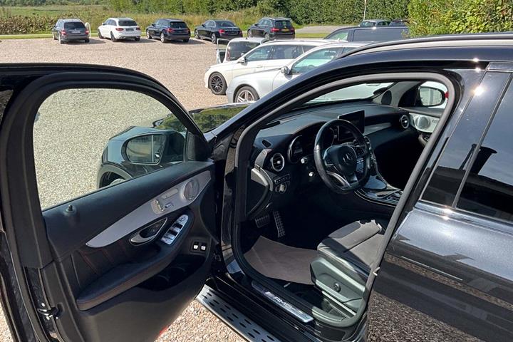 Sort Mercedes GLC43 fra 2016