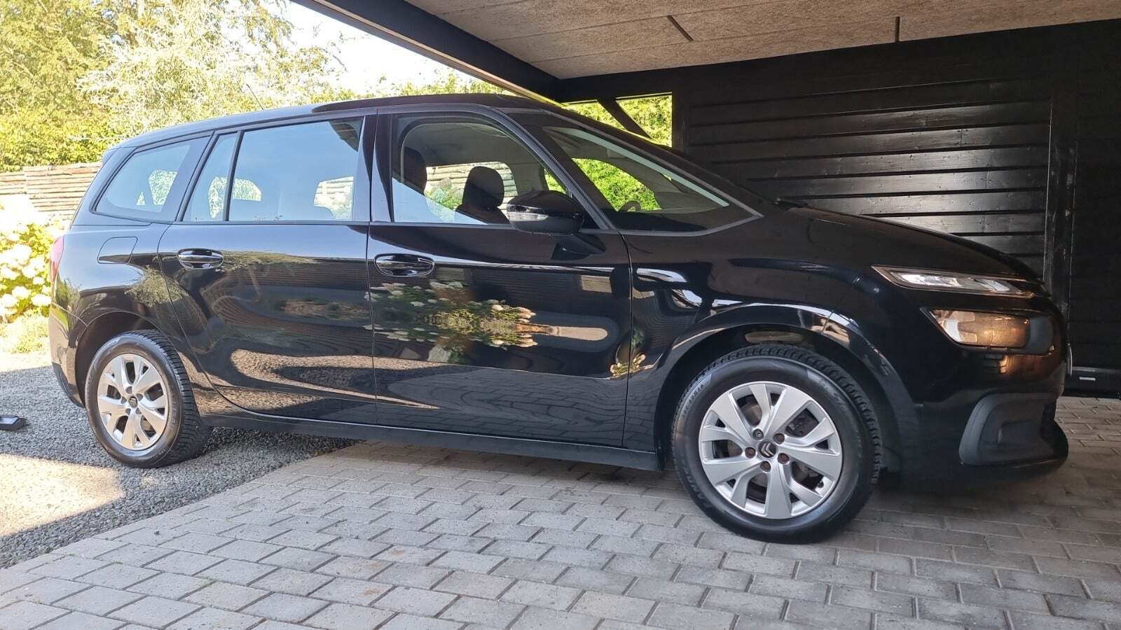 Sort Citroën Grand C4 Picasso fra 2018 set udefra