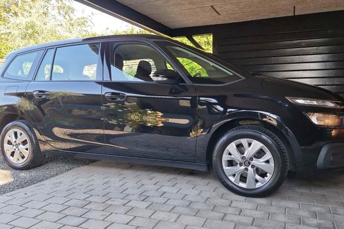 Sort Citroën Grand C4 Picasso fra 2018 set udefra